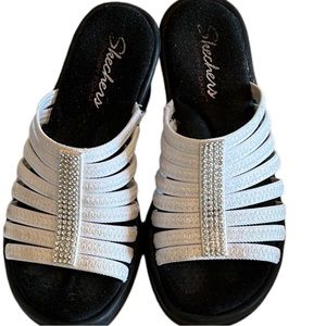 SKECHERS white wedge sandals size 6